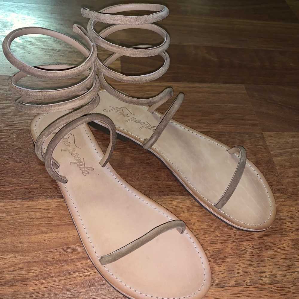 NEW WITH TAGS Free People Gladiator Sandal Taupe